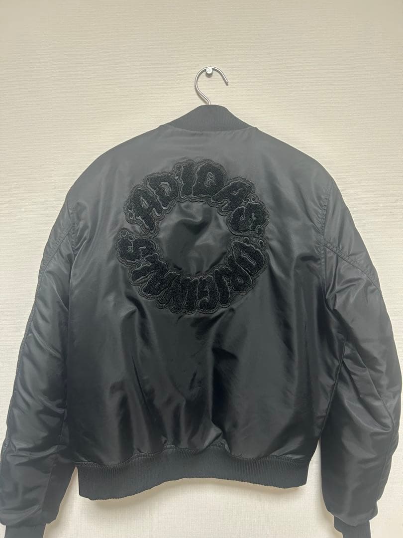 【美品】adidas ブラック MA-1ジャケット ワッペン