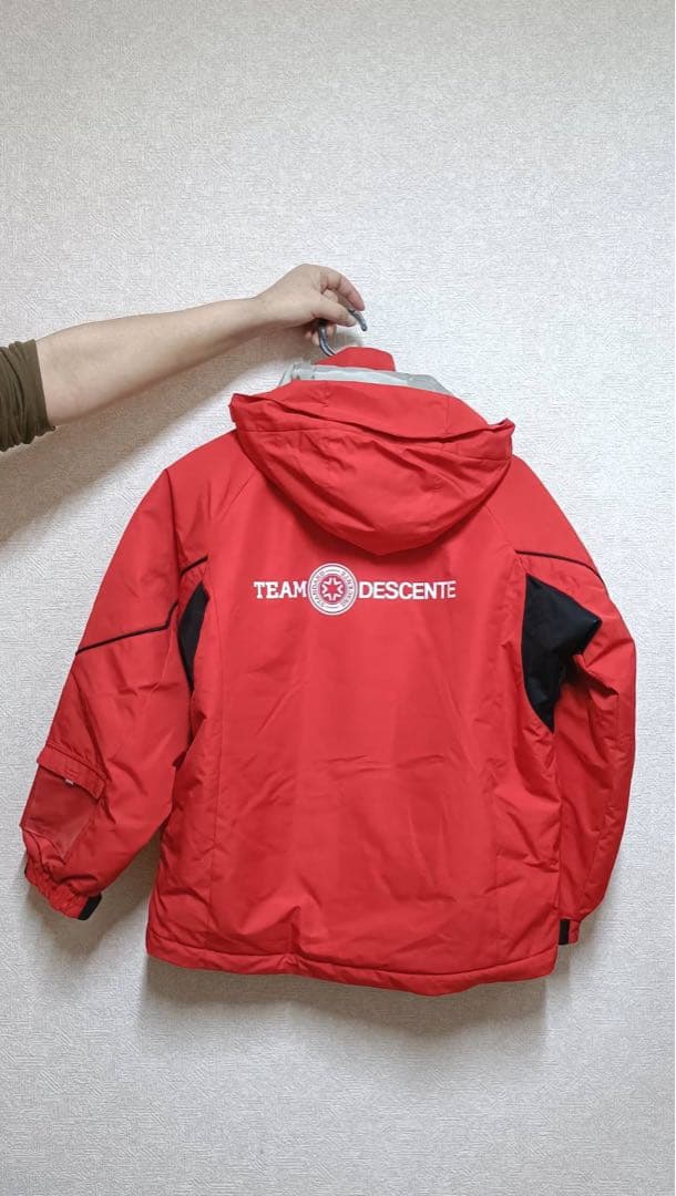 DESCENTE デサント スキーウェア 上下セット 赤/黒 150 こども用