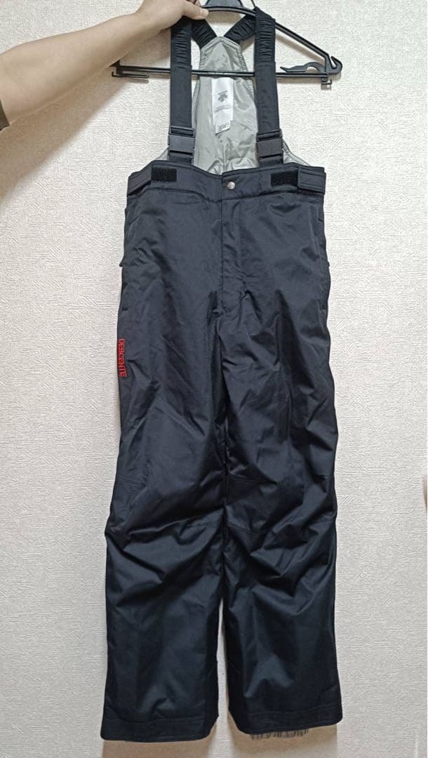 DESCENTE デサント スキーウェア 上下セット 赤/黒 150 こども用
