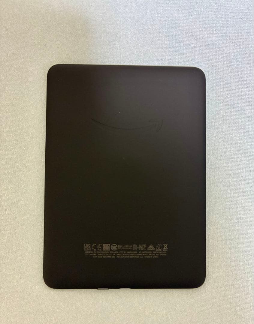 Kindle paperwhite 12世代　カバー付　中古
