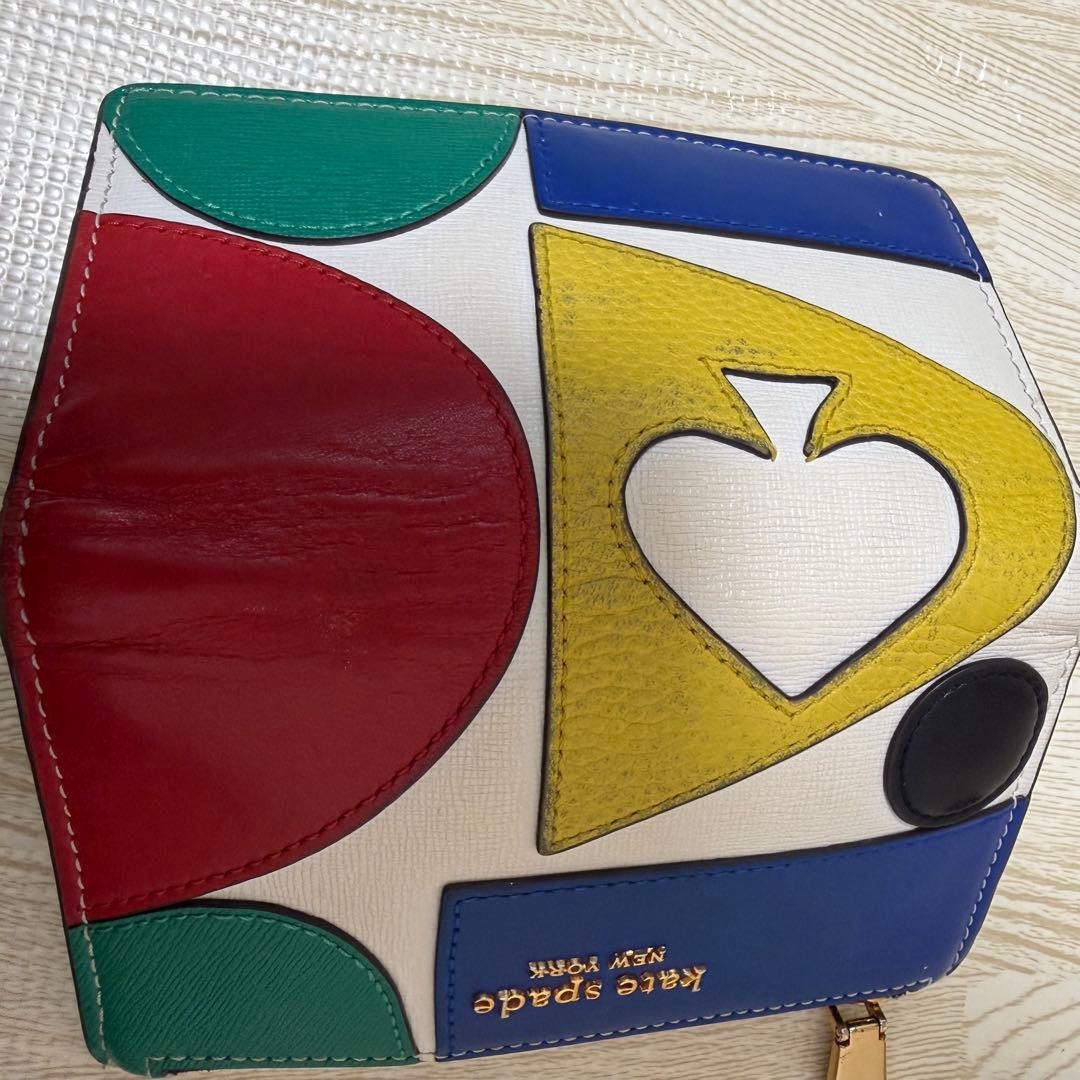 KateSpade マルチ二つ折り財布 人気