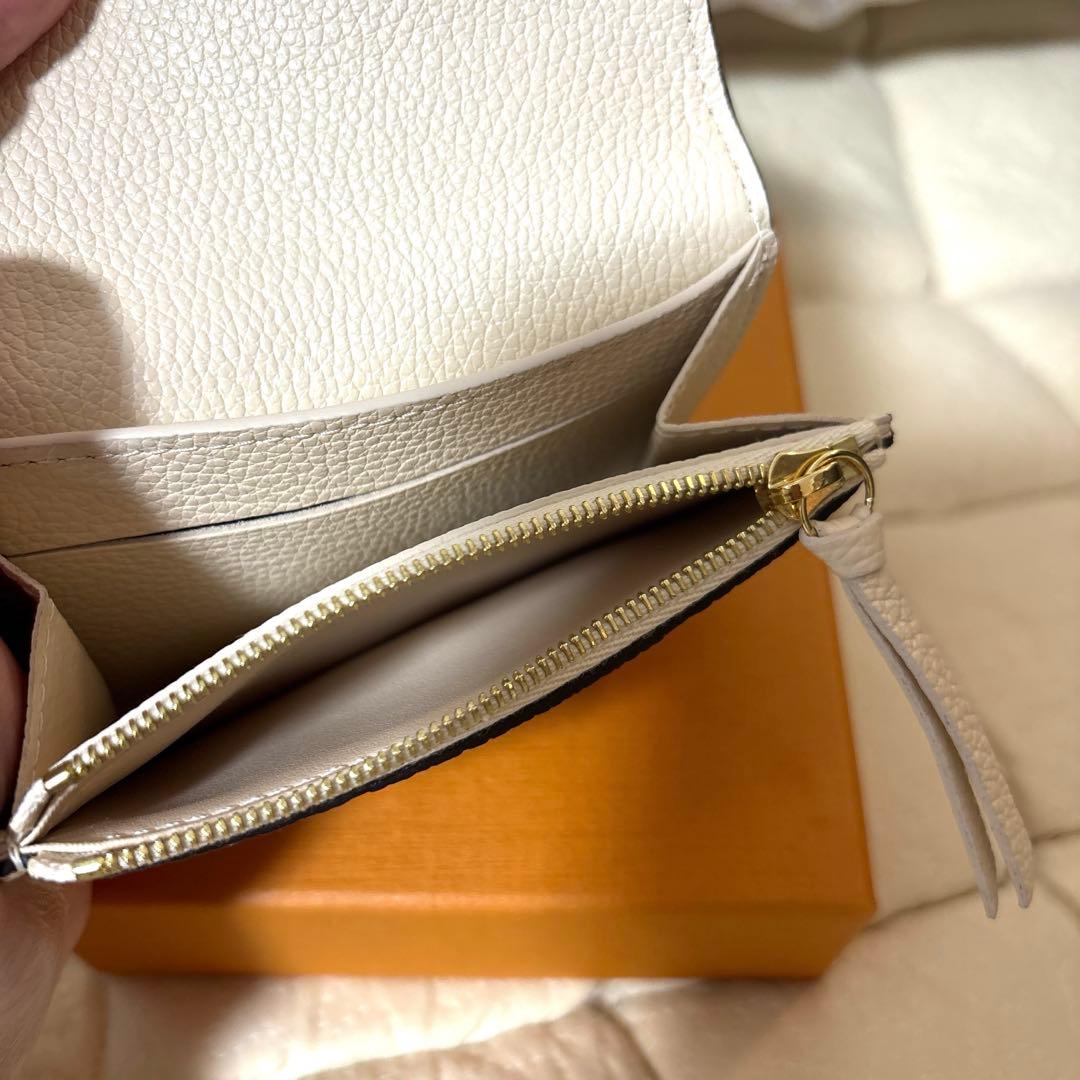 LOUIS VUITTON ポルトモネ・ロザリ クレーム