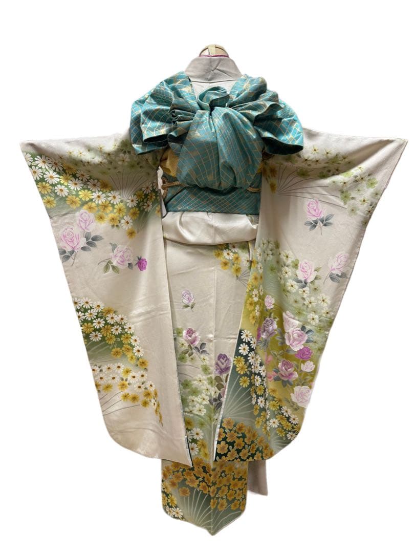 振袖 正絹 オフホワイト 白 薔薇 刺繍 コスモス 秋桜 蝶 5点セット 326