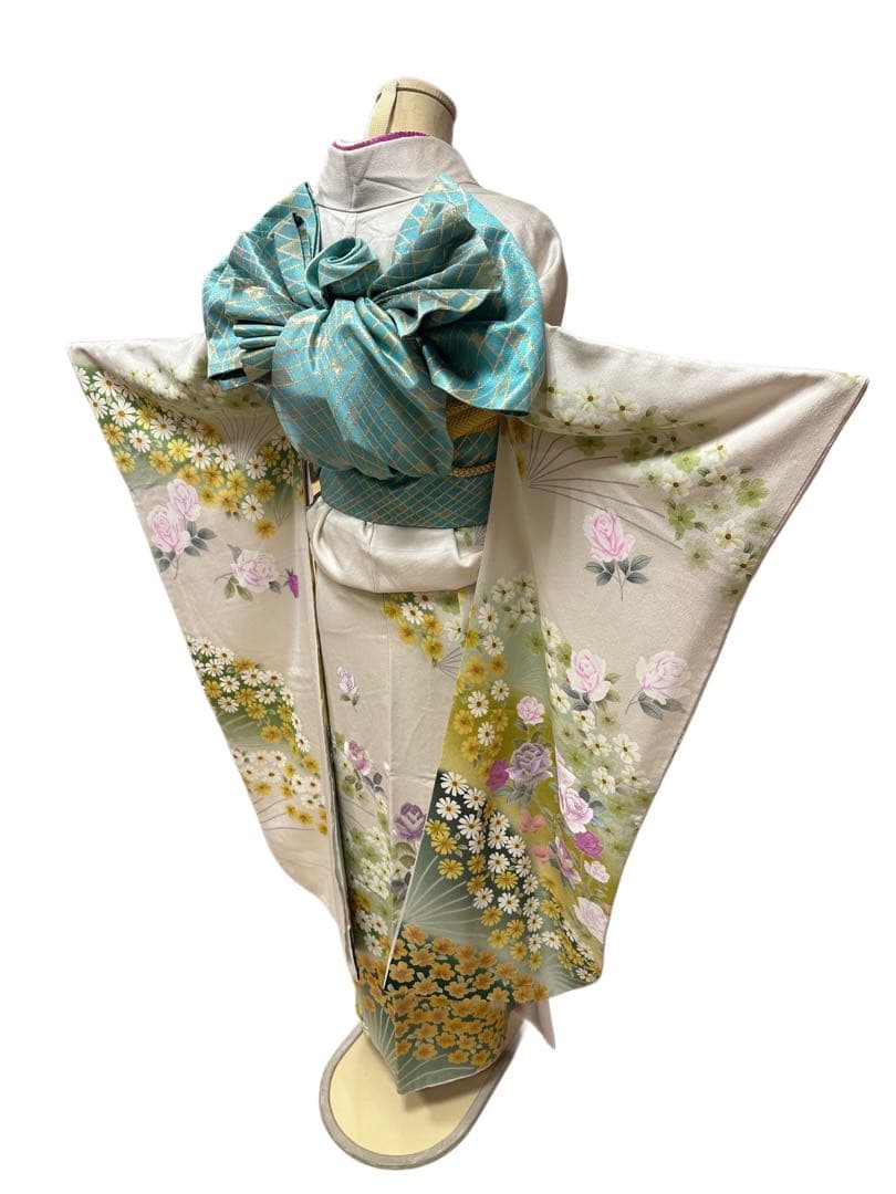 振袖 正絹 オフホワイト 白 薔薇 刺繍 コスモス 秋桜 蝶 5点セット 326