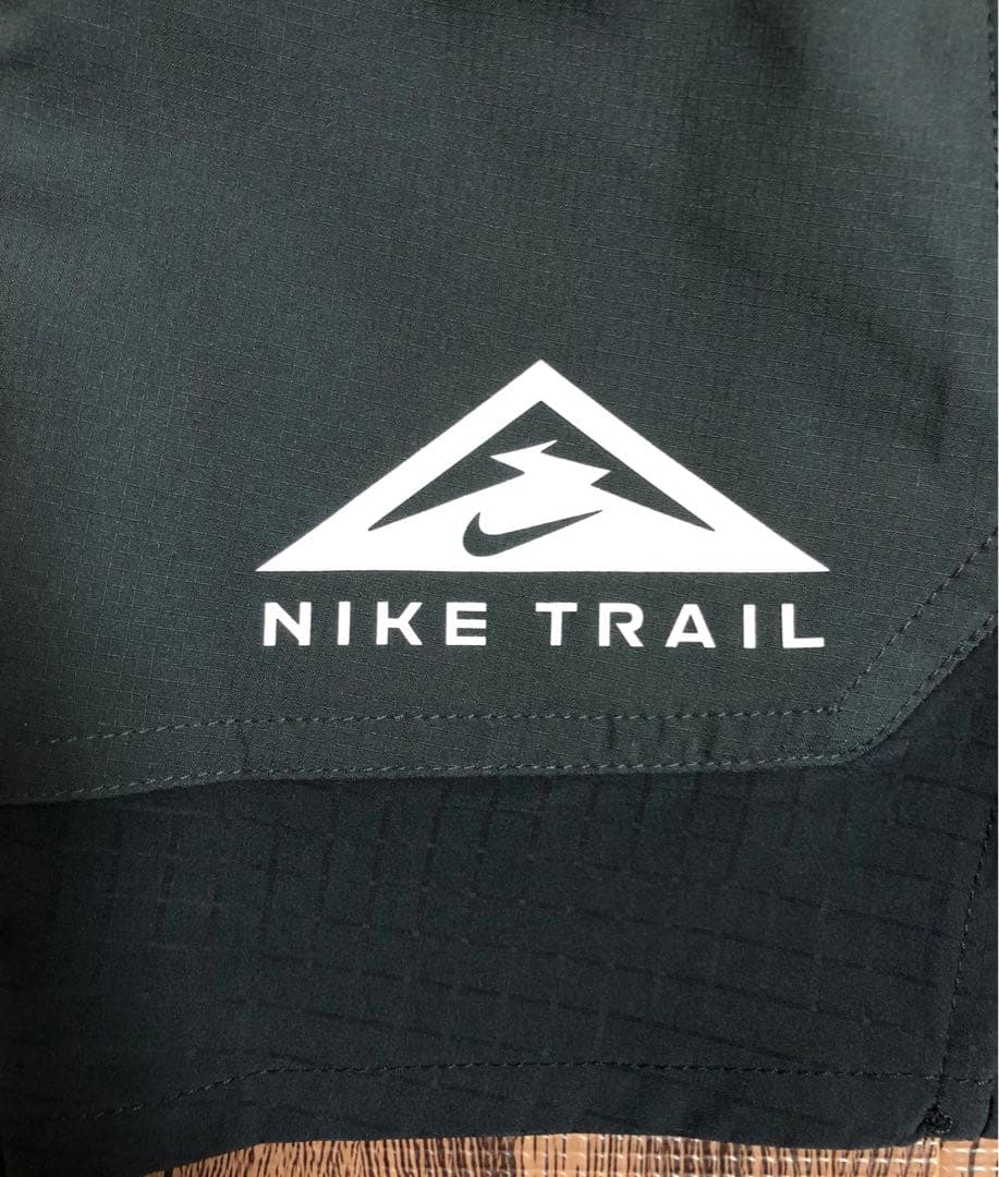 「新品」NIKEトレイルランニングショートパンツ