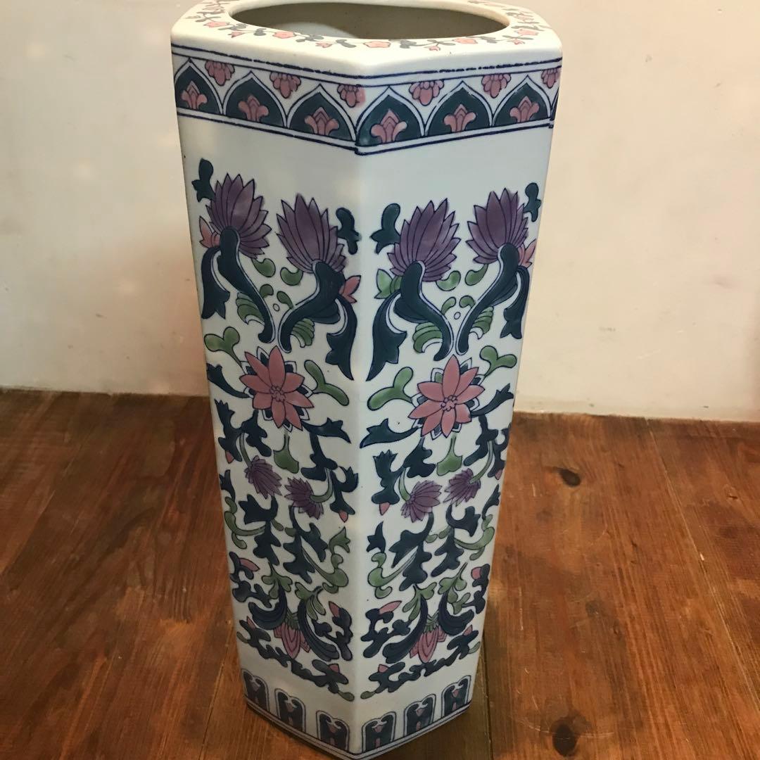 美品　陶器　傘立て　花柄　落ち着いた色合いと模様が素敵な　玄関先が華やかに