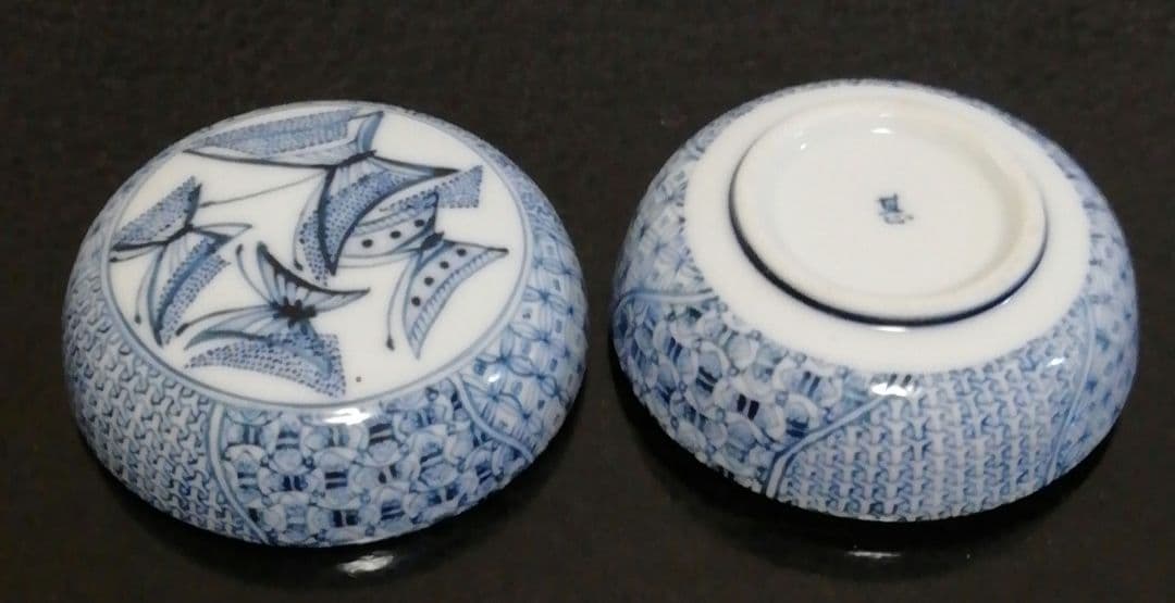 甚山作　九谷焼　染付　蝶文　香合　共箱　茶道具