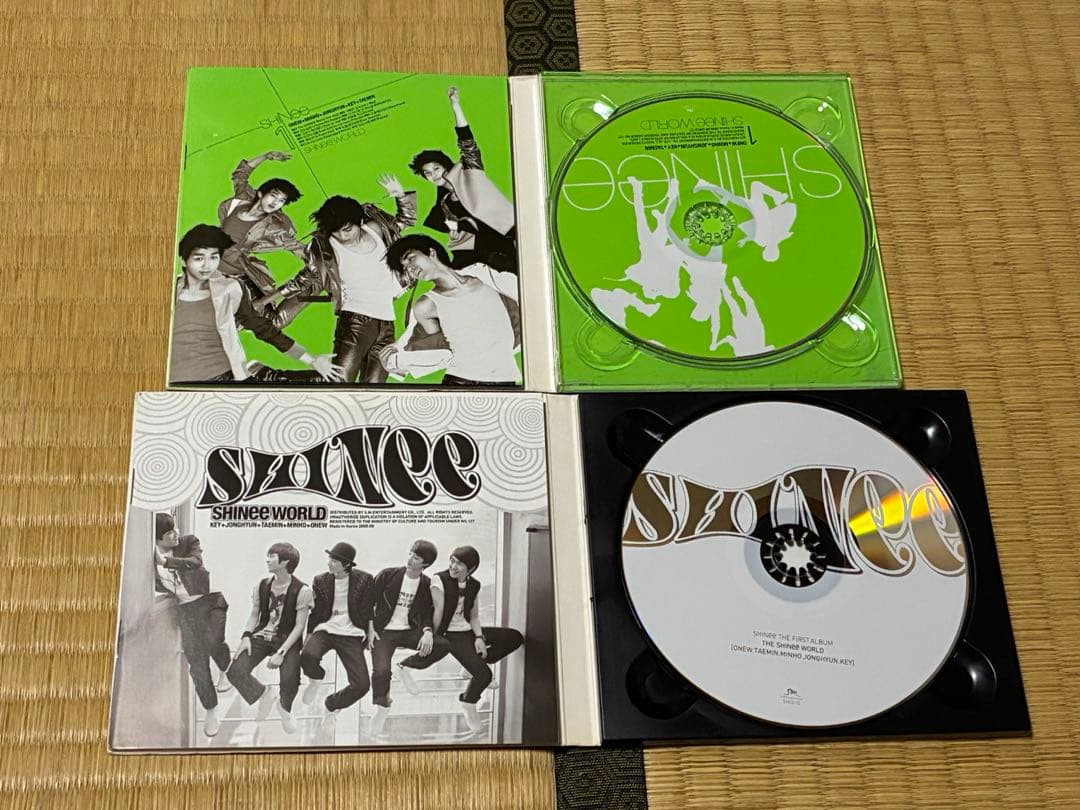 SHINee SHINEE WORLD A Ver. B Ver. 2点セット