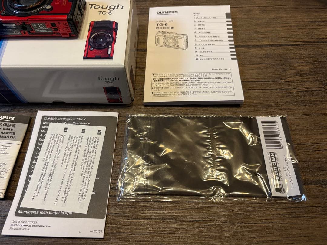 OLYMPUS Tough TG-6 レッド 本体と付属品
