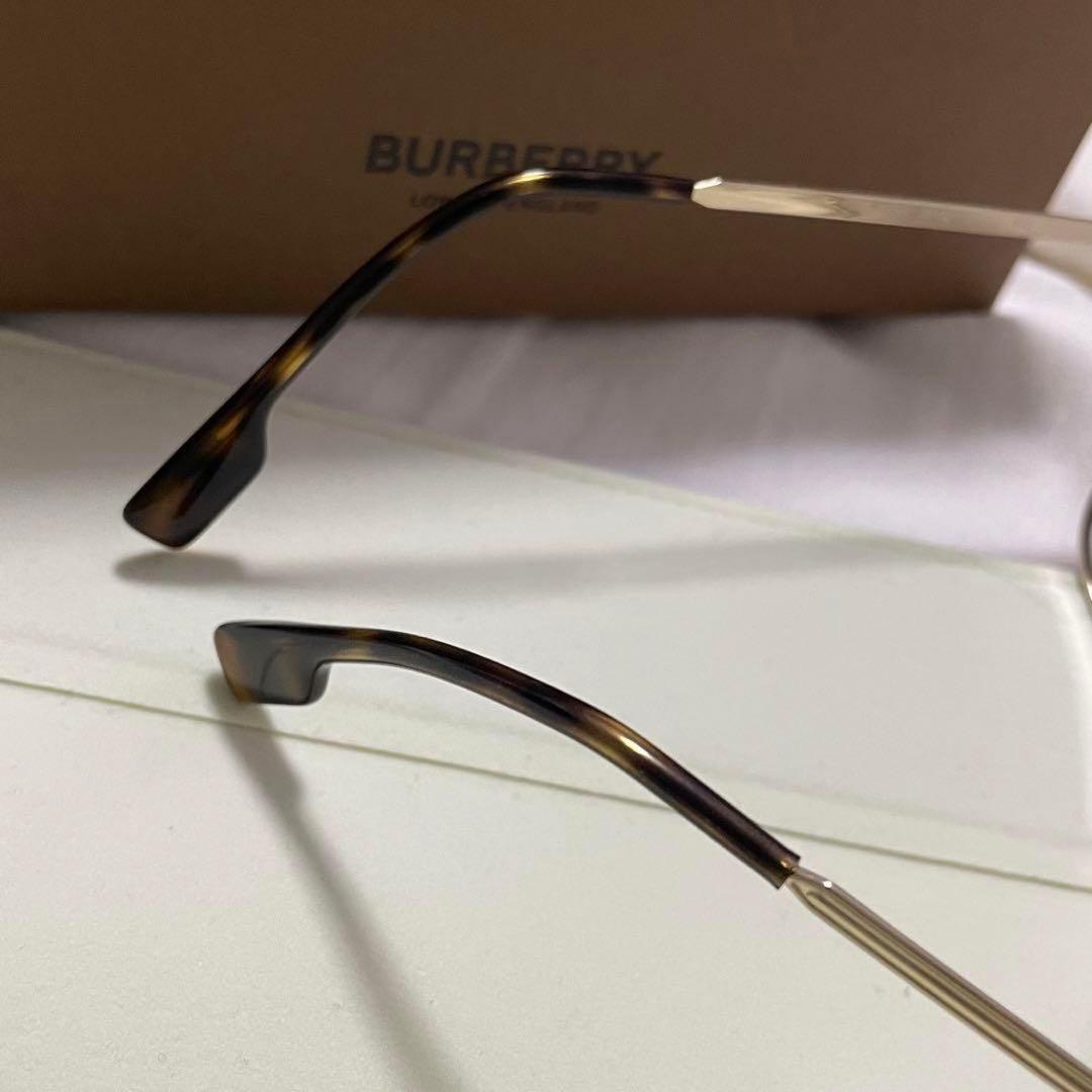 Burberry カラーサングラス