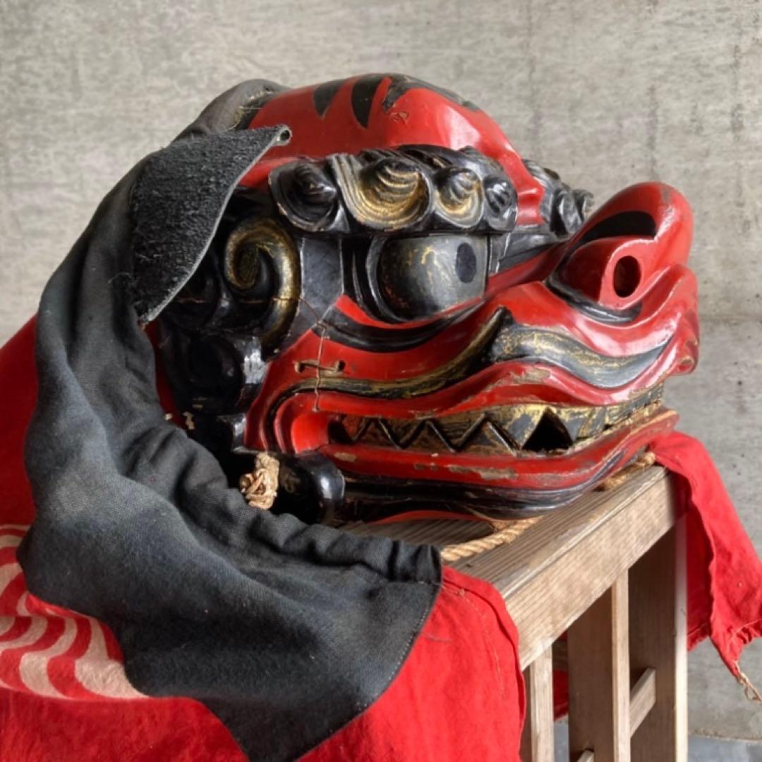 古い獅子舞 獅子頭 木製 木彫り 彫刻 胴幕 布 赤 祭 工芸品 骨董品 レトロ