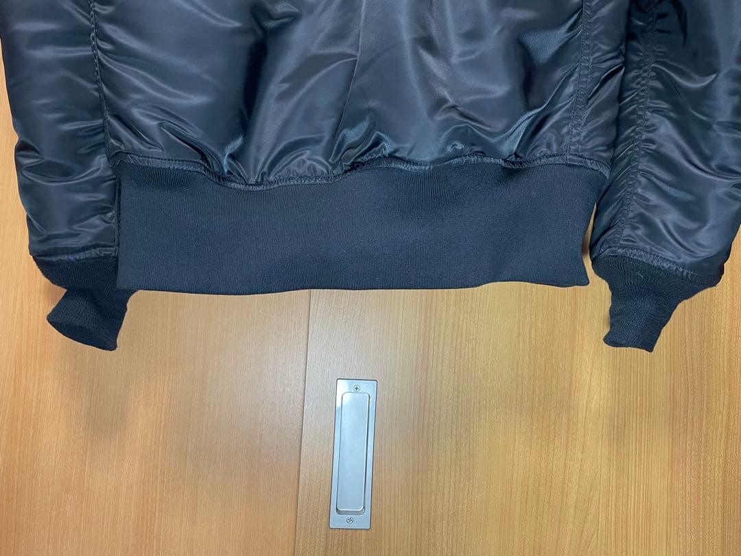 ALPHA INDUSTRIES MA-1 Lサイズ 丈長 細身 ブラック中綿入