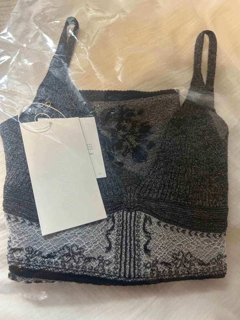 マメクロゴウチFloral Jacquard Knit Camisole Top