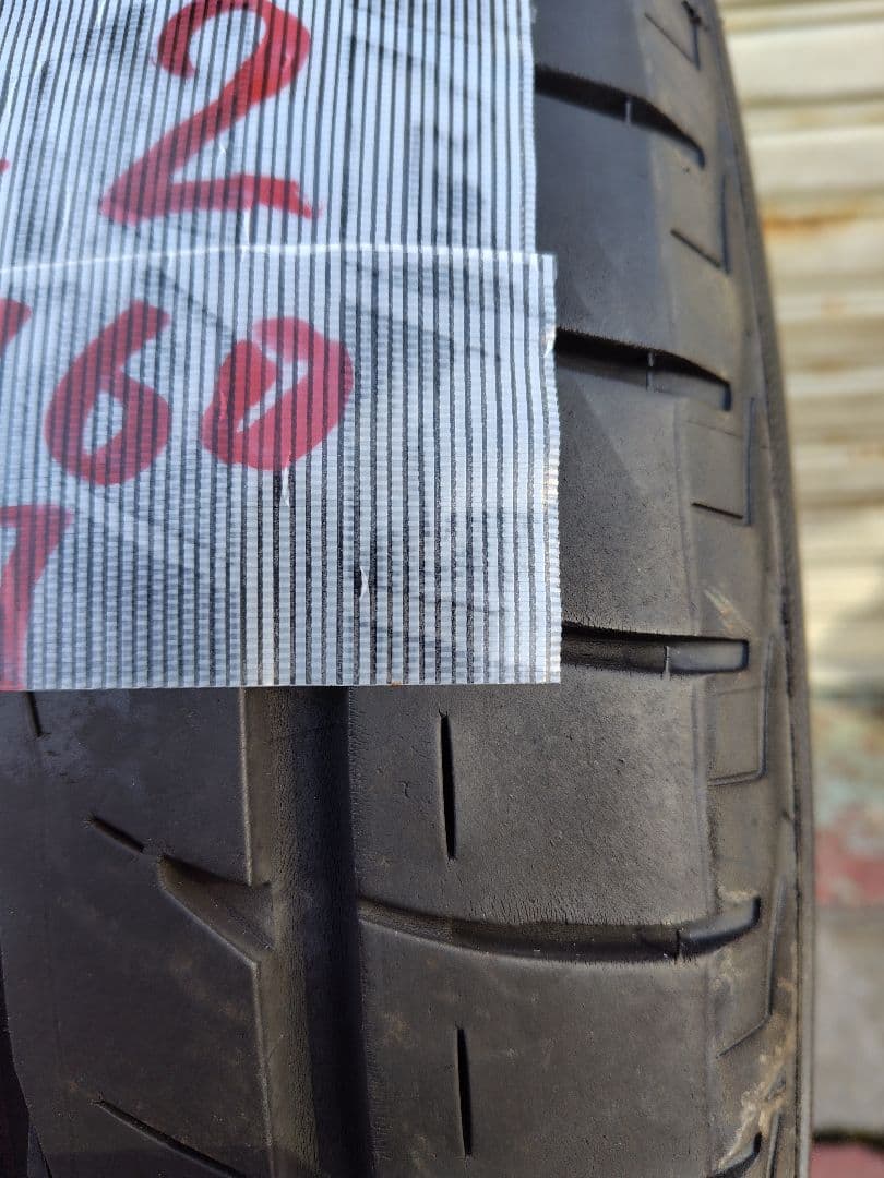 ブリジストン、LUFT.RV2 サマータイヤ 215/60R17 2023年製