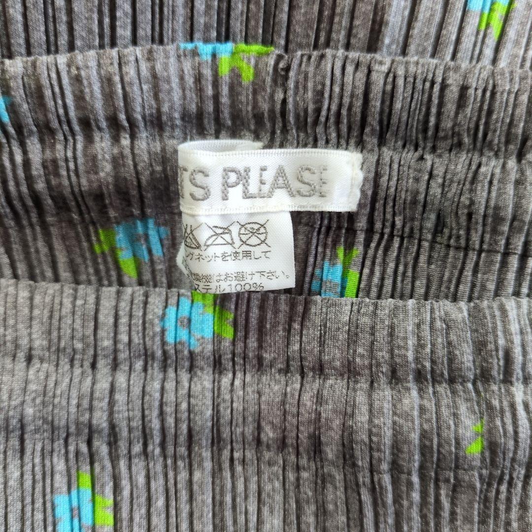 pleats please イッセイミヤケ　スカート　変形フラワー花柄　サイズ3