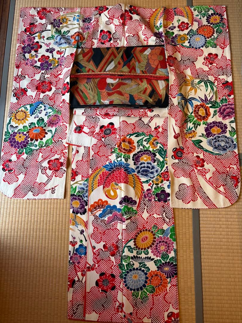 お手入れ済み 伝統的な紅型紋様 振袖 赤 白 豪華 袋帯 金 黒