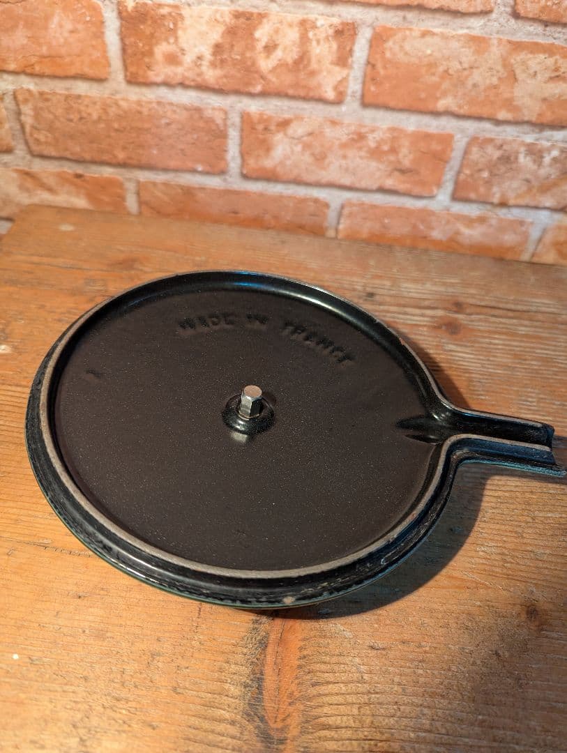 STAUB　 ラウンドティポット　バジルグリーン
