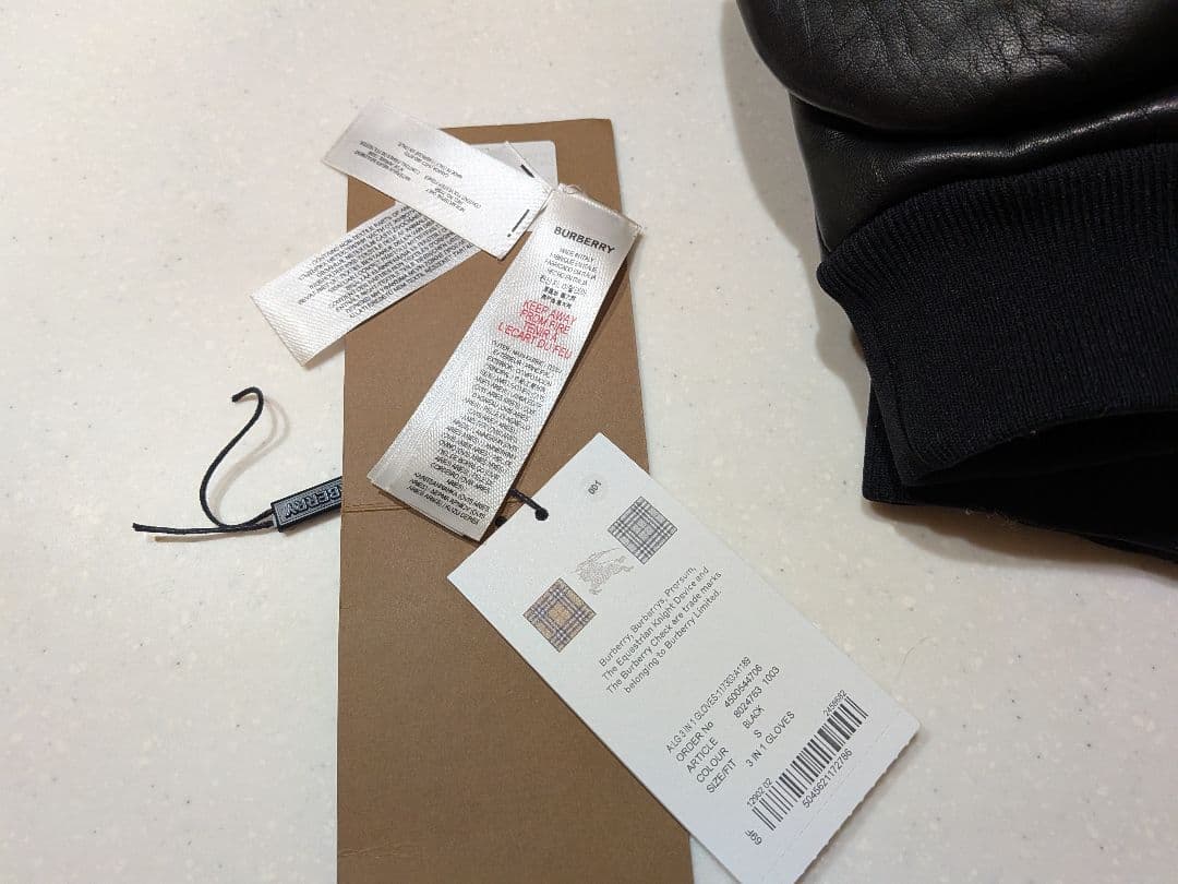 BURBERRY ブラック レザーグローブ