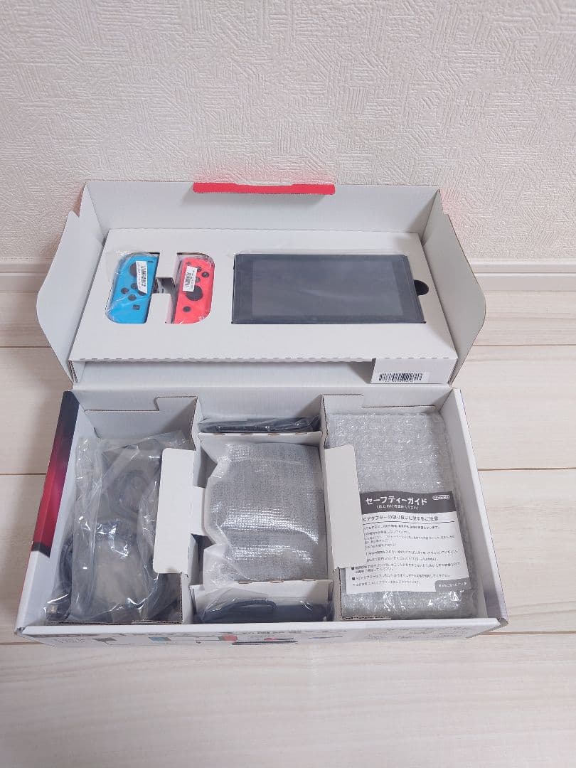 Nintendo Switch 本体 　純正付属品・箱あり