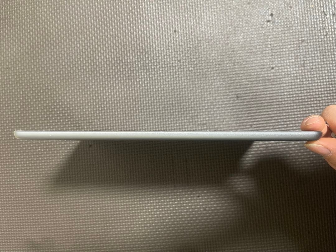 Apple iPad (第6世代) 32GB