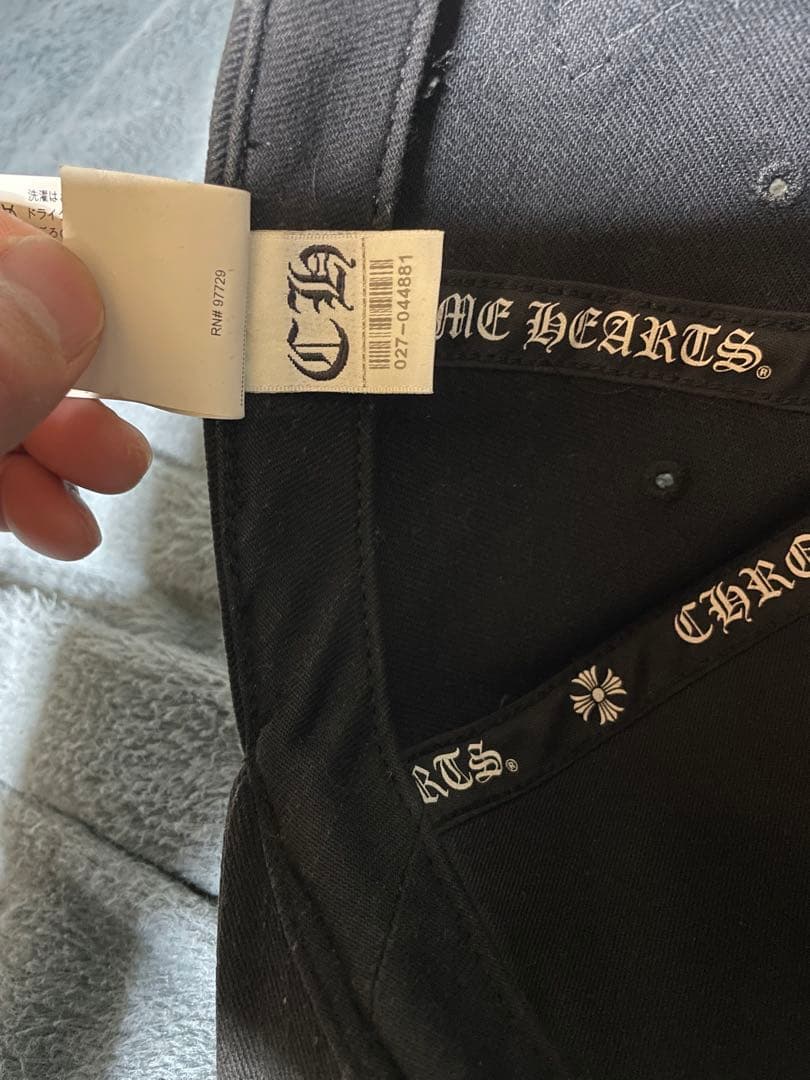 CHROME HEARTS ブラックベースボールキャップ