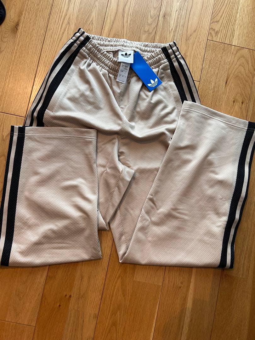 ★XS★ adidas ルーズ メッシュ トラックパンツ Stone Khaki