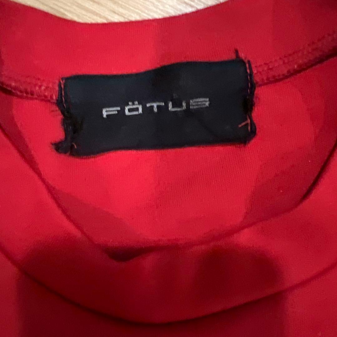 Fötus 赤 半袖Tシャツ ロゴ付き