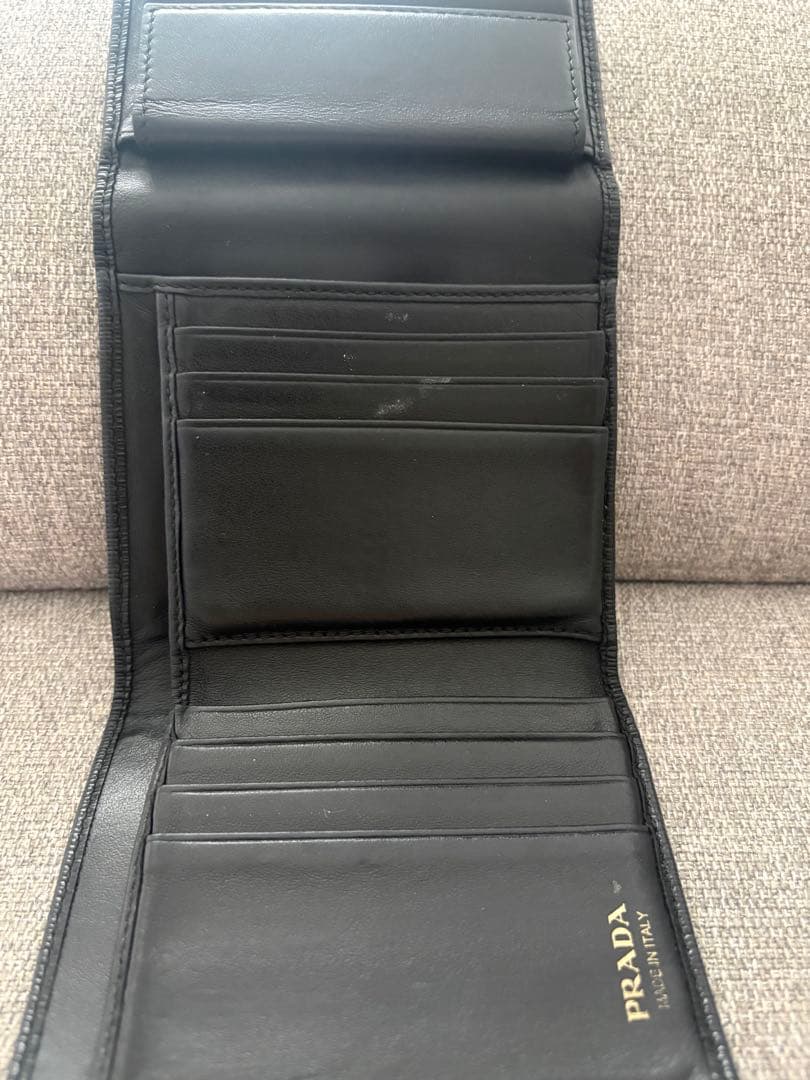 PRADA 折りたたみ財布（箱付き）