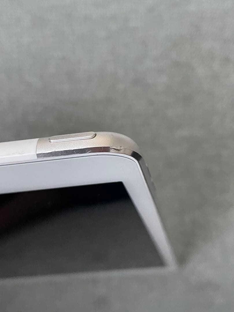 iPad mini 4 本体 シルバー 128GB
