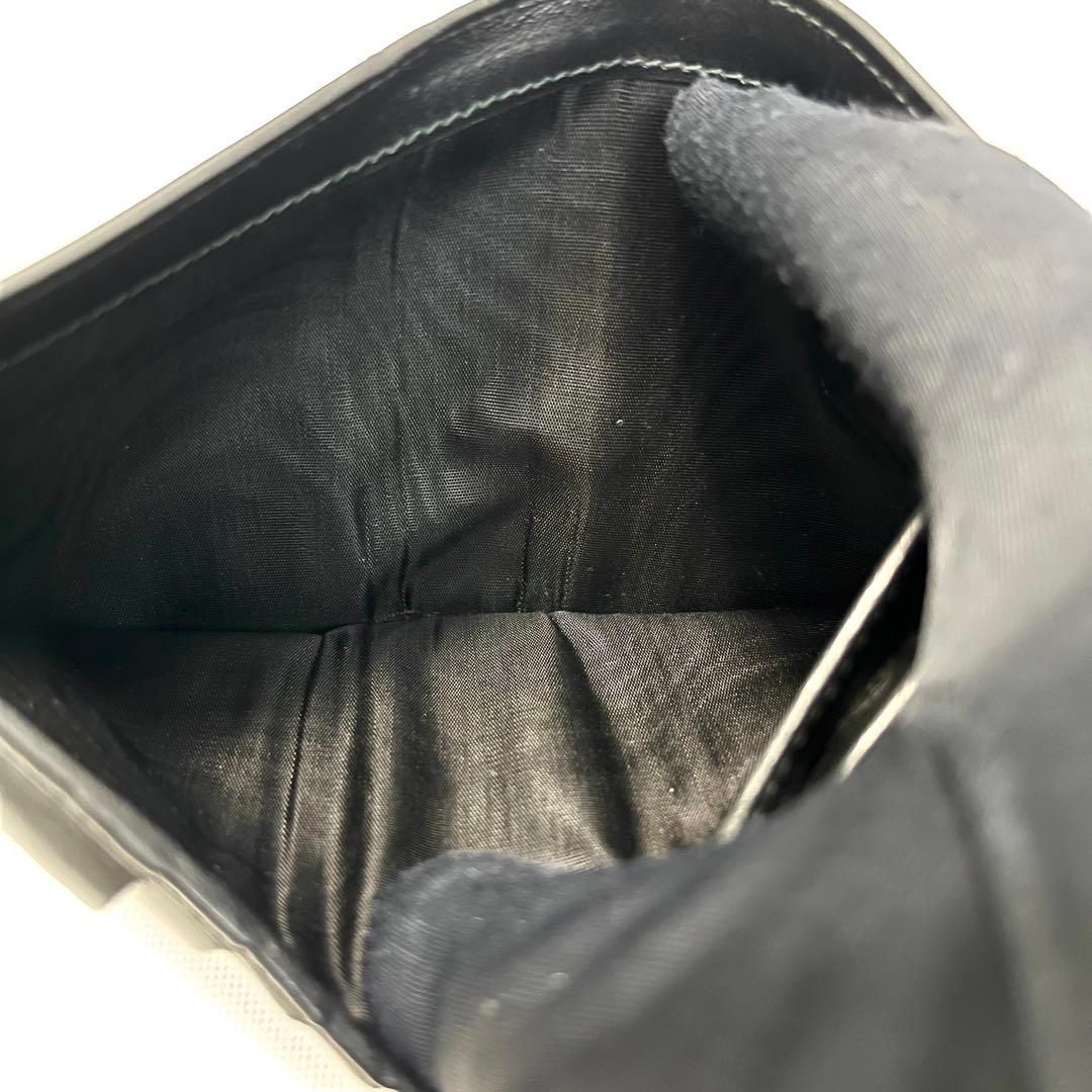 希少✨プラダ 二つ折り財布 花柄 総柄 ロゴ金具 レザー マルチカラー