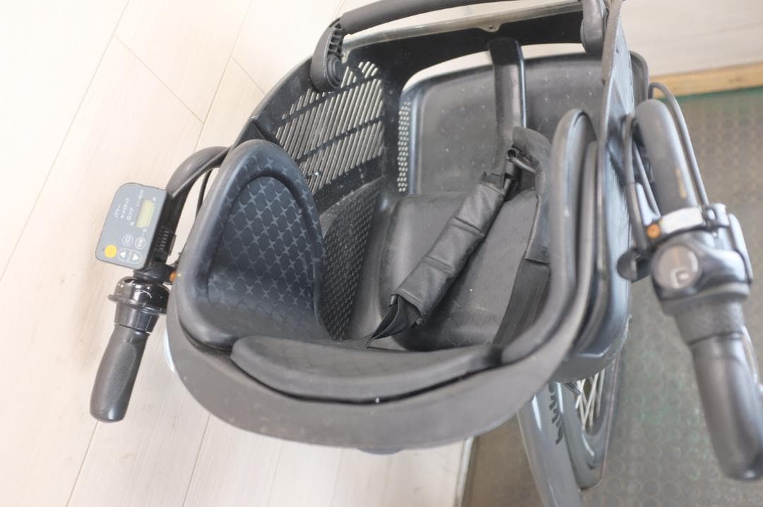 R*様 BS Bikke　20インチ　3段　8.9Ah（5点灯）充電器あり