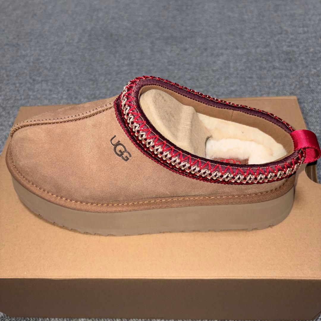 UGG Tazz II カラーレッド
