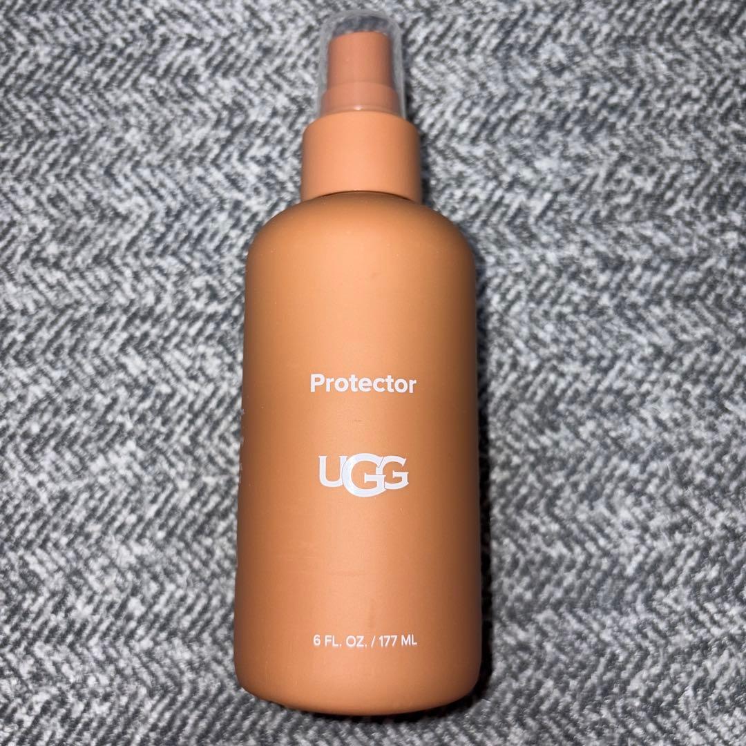 UGG Tazz II カラーレッド