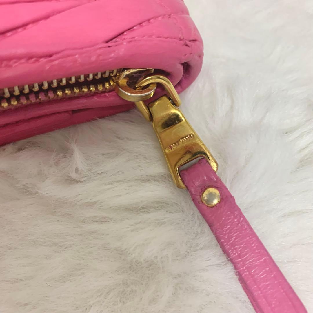 MIU MIU マテラッセ 三つ折り財布 L字ファスナー 濃いピンク