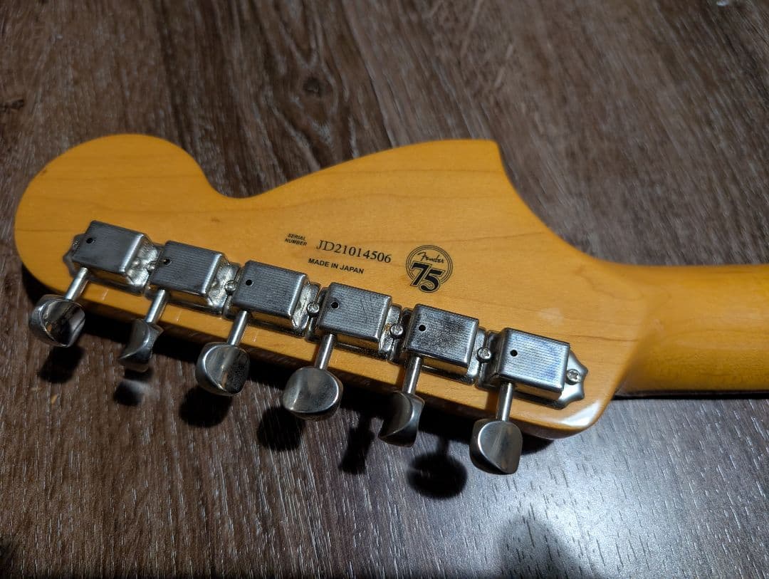 ギター Fender MiJ Ltd Super-Sonic Blue Sparkle