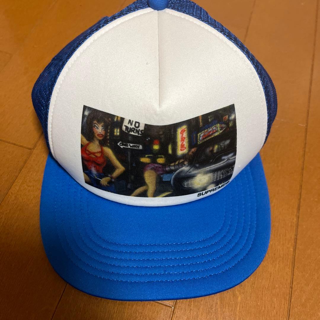 s*O様 SUPREME グラフィックトラッカーキャップ