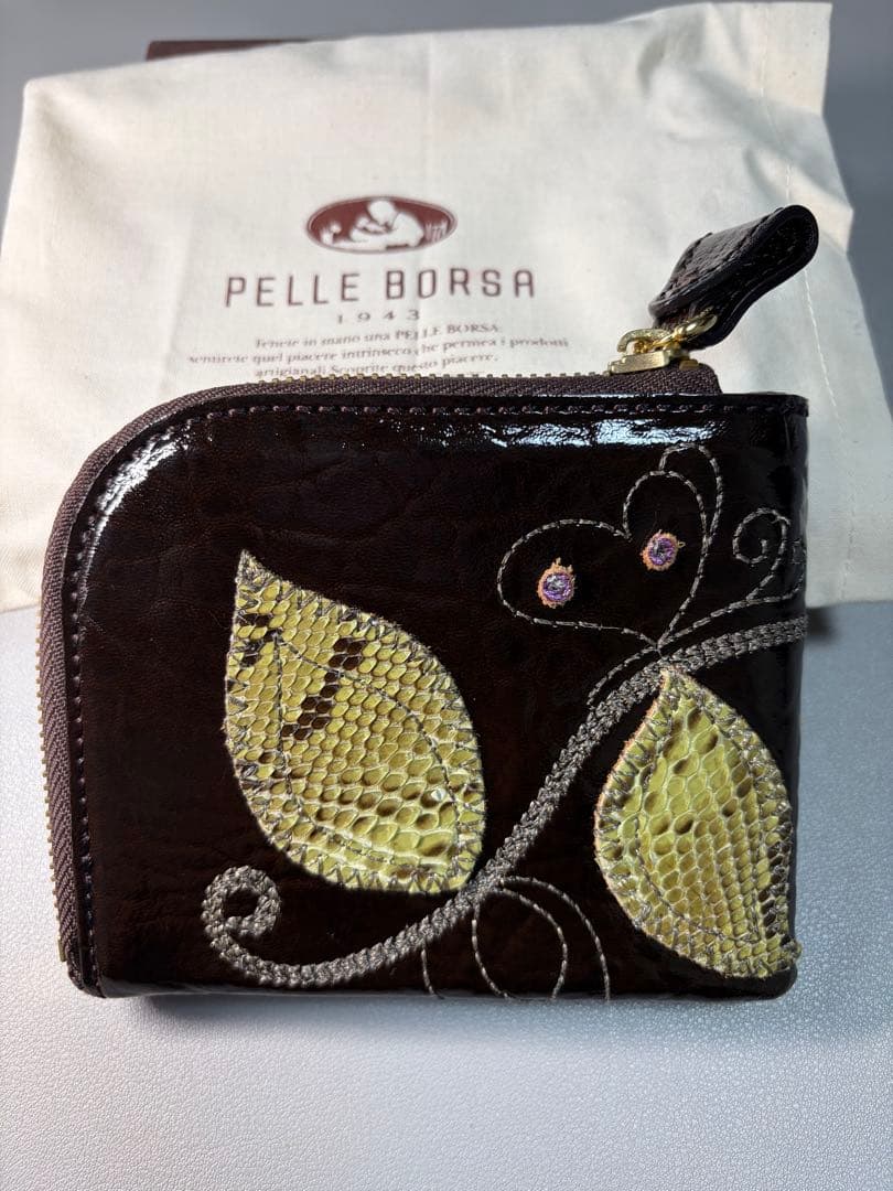 PELLE BORSA ペレボルサ エナメル 二つ折り財布