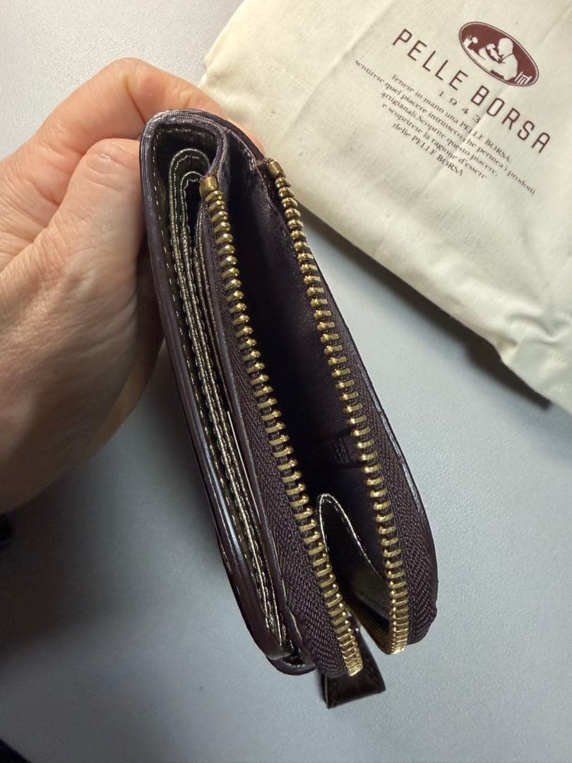 PELLE BORSA ペレボルサ エナメル 二つ折り財布