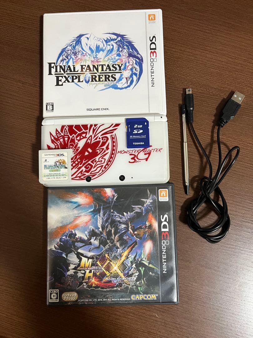 [早い者勝ち‼️] 任天堂 3DS モンハン 3Gデザイン　ソフト付き‼️