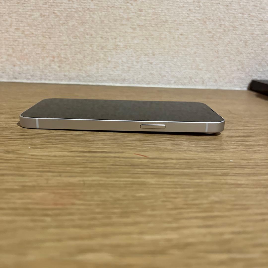 Apple iPhone 13 128GB　スターライト 国内版simフリー