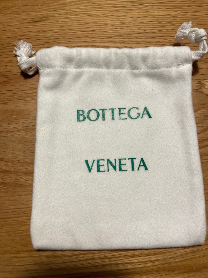 BOTTEGA VENETA ブラックレザー 二つ折り財布