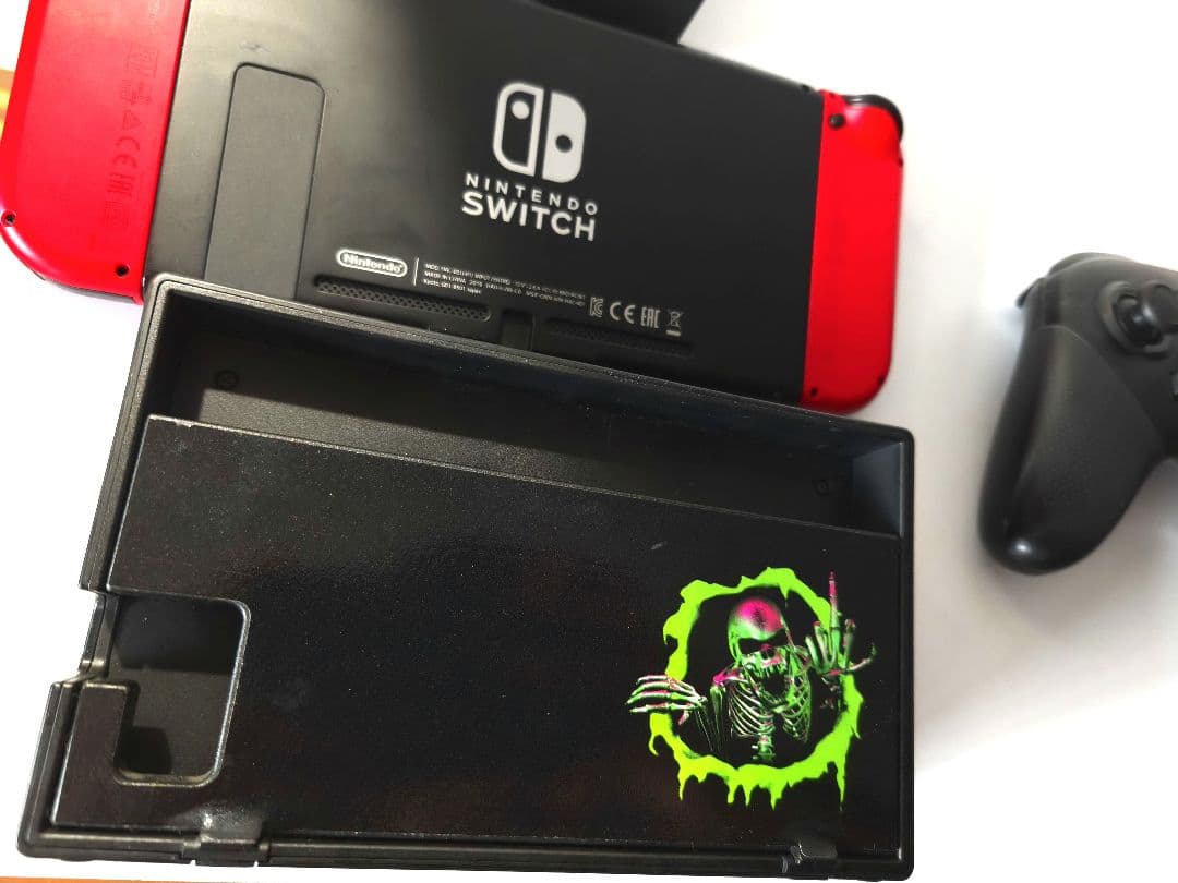 バイオハザードデザイン Nintendo Switch 本体　レッド　プロコン付