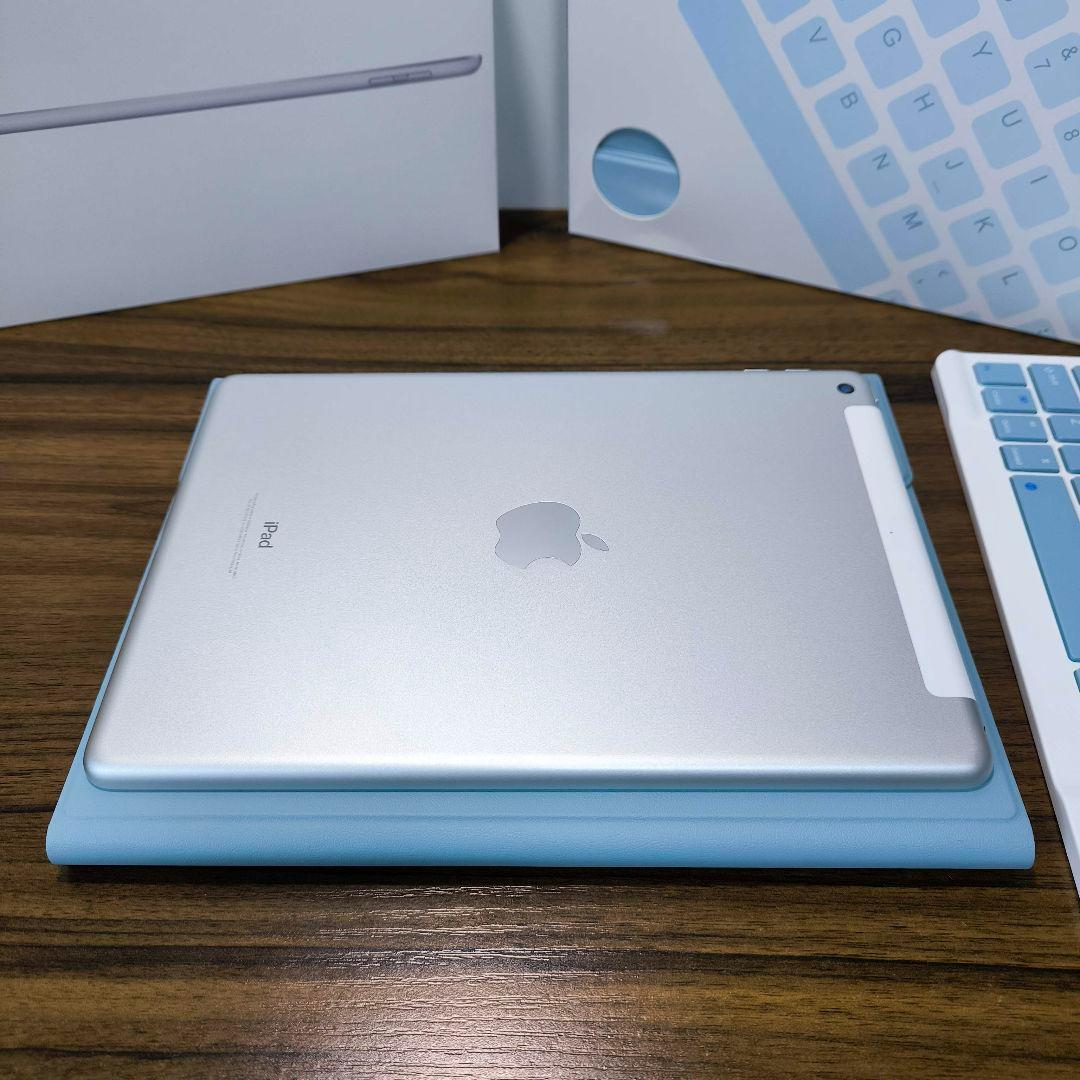 iPad 第5世代 Simフリー 128GB ケースとキーボードセット