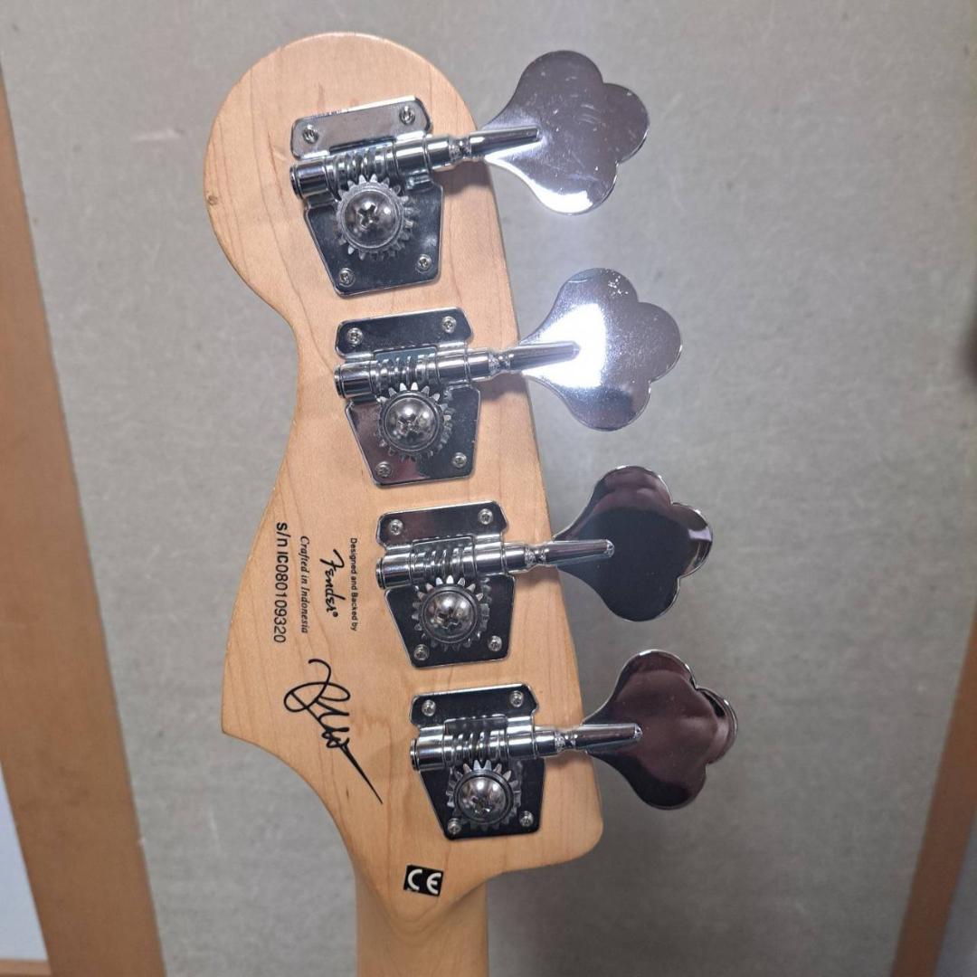 Squier Pete Wentz Precision Bass　スクワイヤー