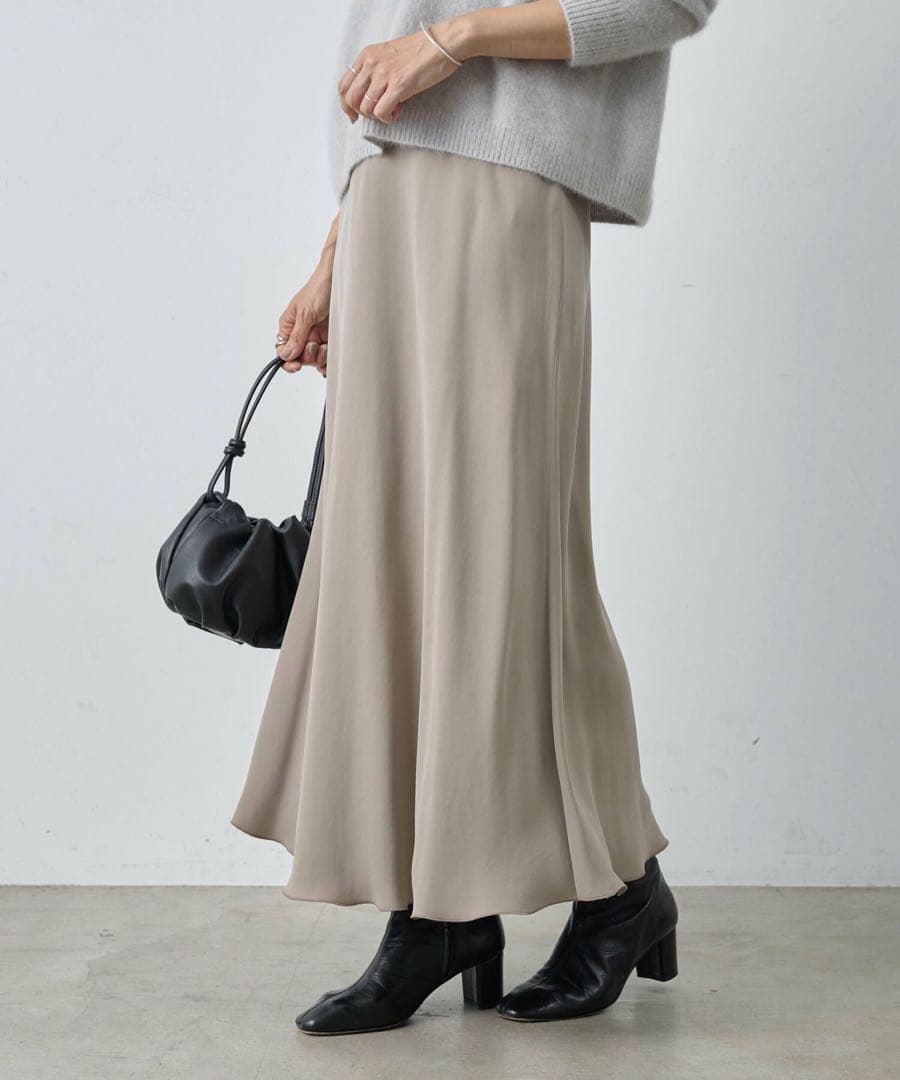 ビアズリー　バックテールスカート美品