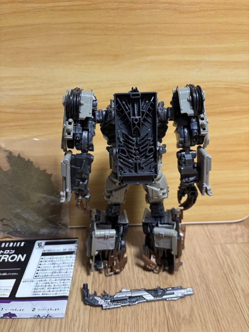 トランスフォーマー　メガトロン　スタジオシリーズ　SS-27