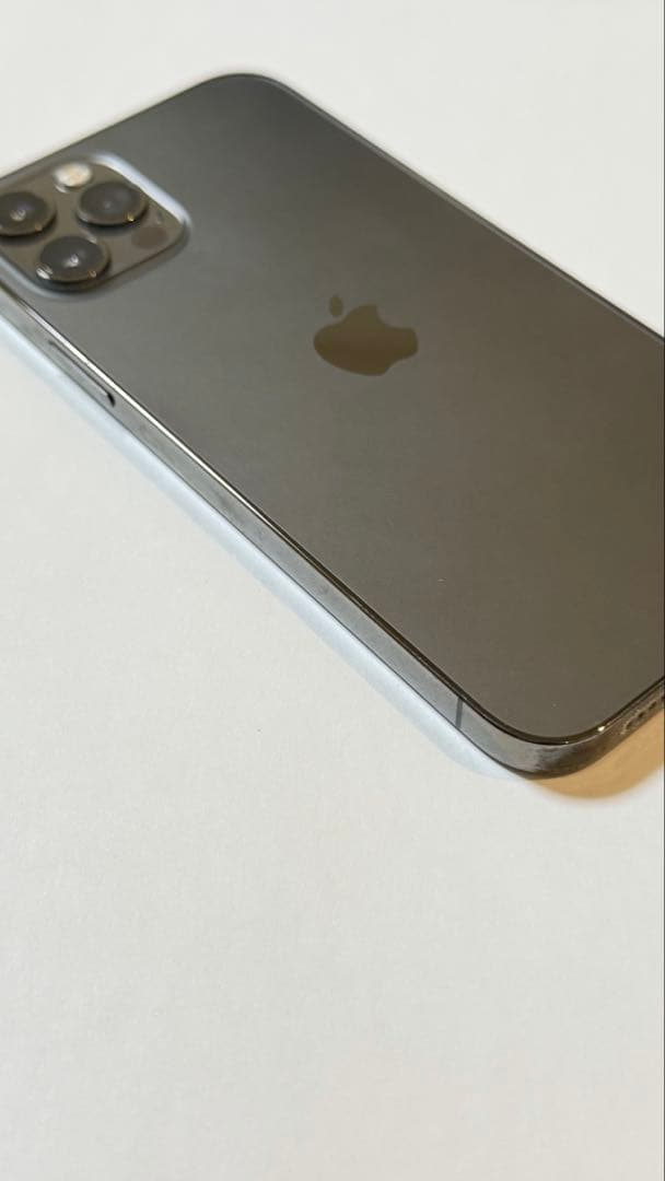 Apple iPhone 12 Pro グラファイト本体 バッテリー82%