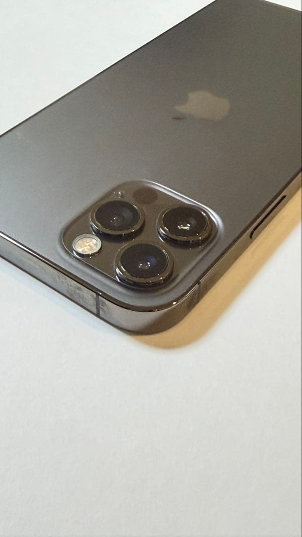 Apple iPhone 12 Pro グラファイト本体 バッテリー82%