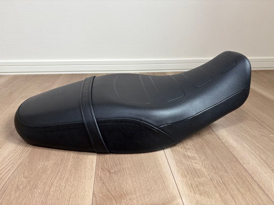 Kawasaki Z650RS 純正シート