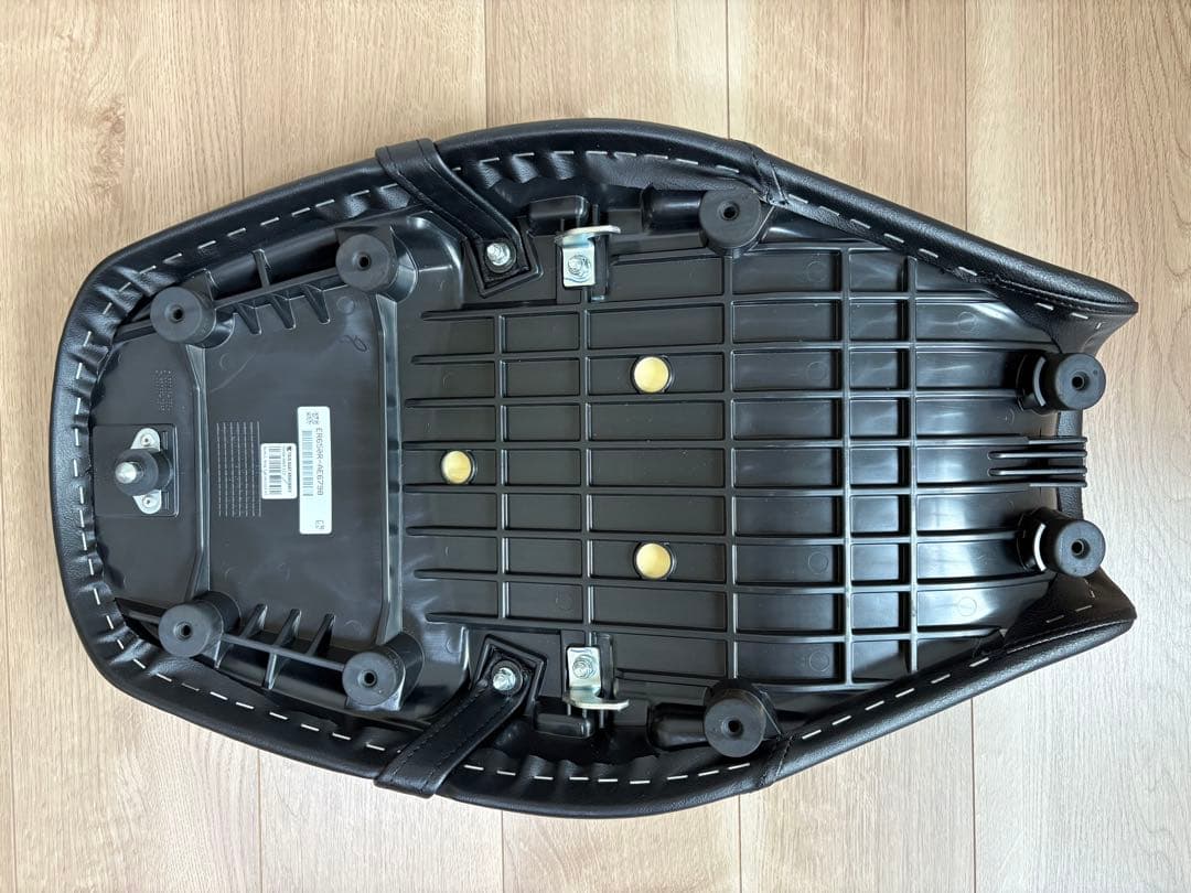 Kawasaki Z650RS 純正シート